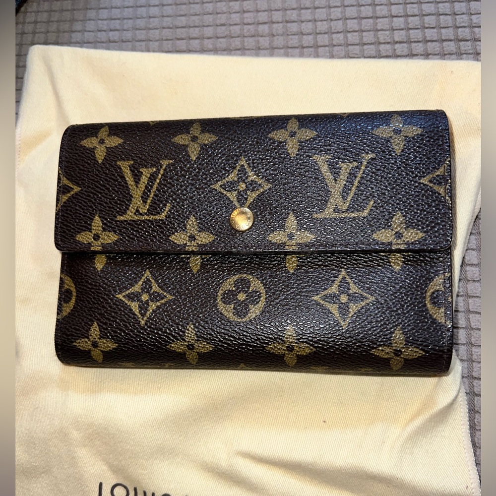 LOUIS VUITTON VINTAGE WALLET